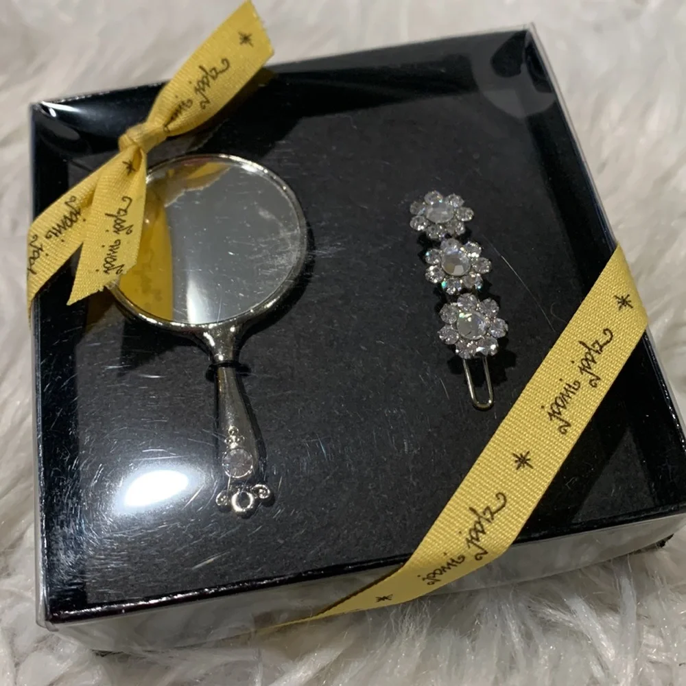 🟢3 for $20—-Elegant barrette floral crystal design w matching mini mirror - Set